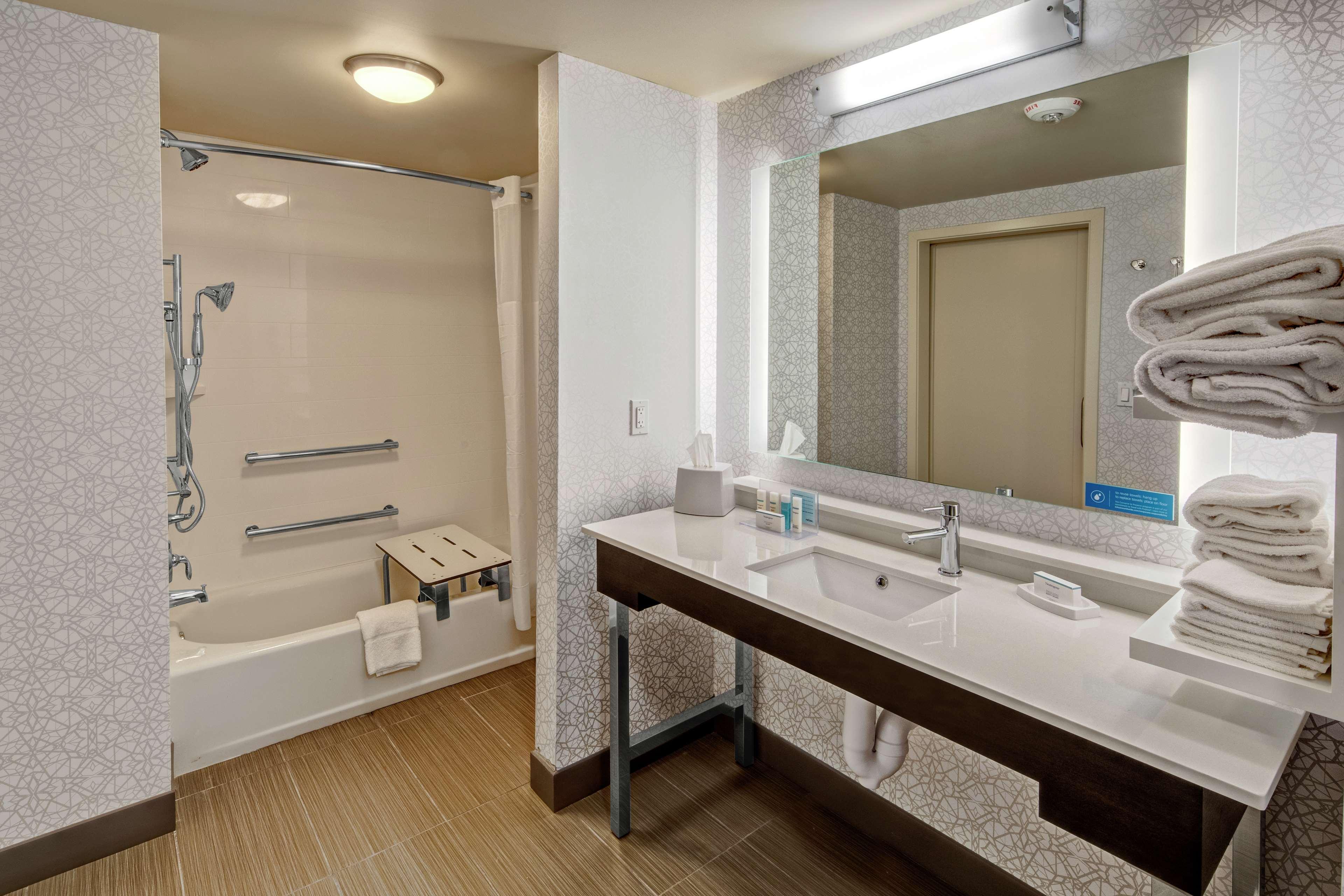 Hampton Inn Fresno Airport Εξωτερικό φωτογραφία